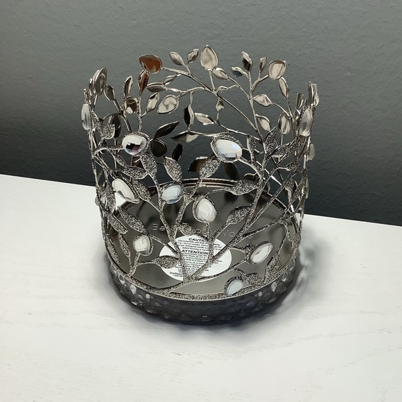 Bath & Body Works 3-Wick Botanical Candle Holder - Picture 2 of 4